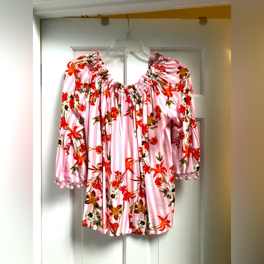 Beautiful designed ladies top size small